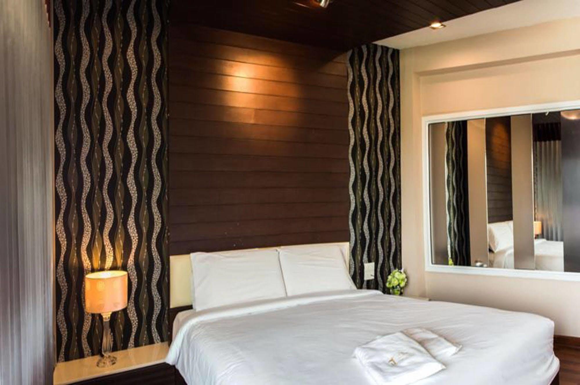 The Ring Hotel Hat Yai Bagian luar foto