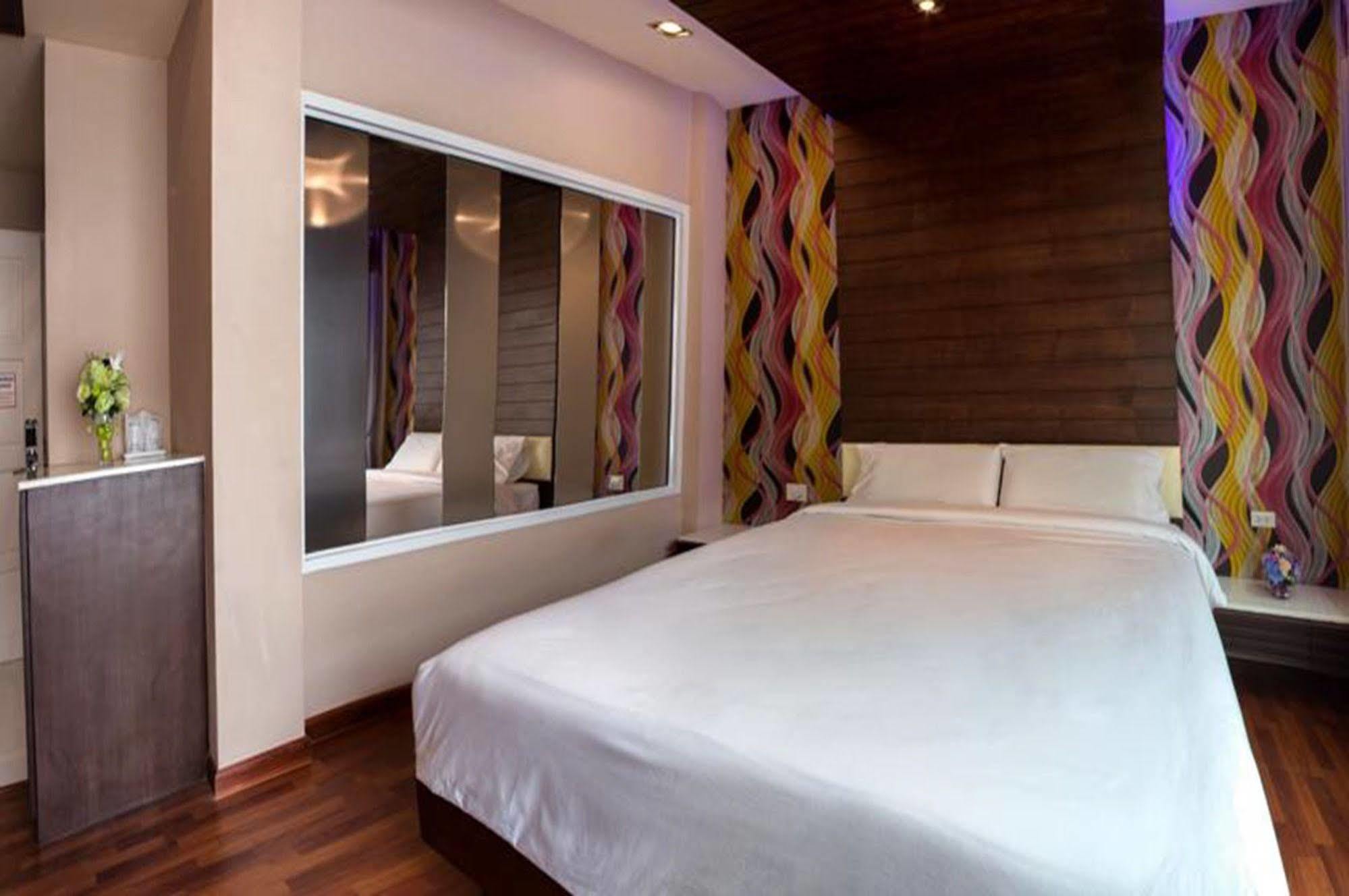 The Ring Hotel Hat Yai Bagian luar foto