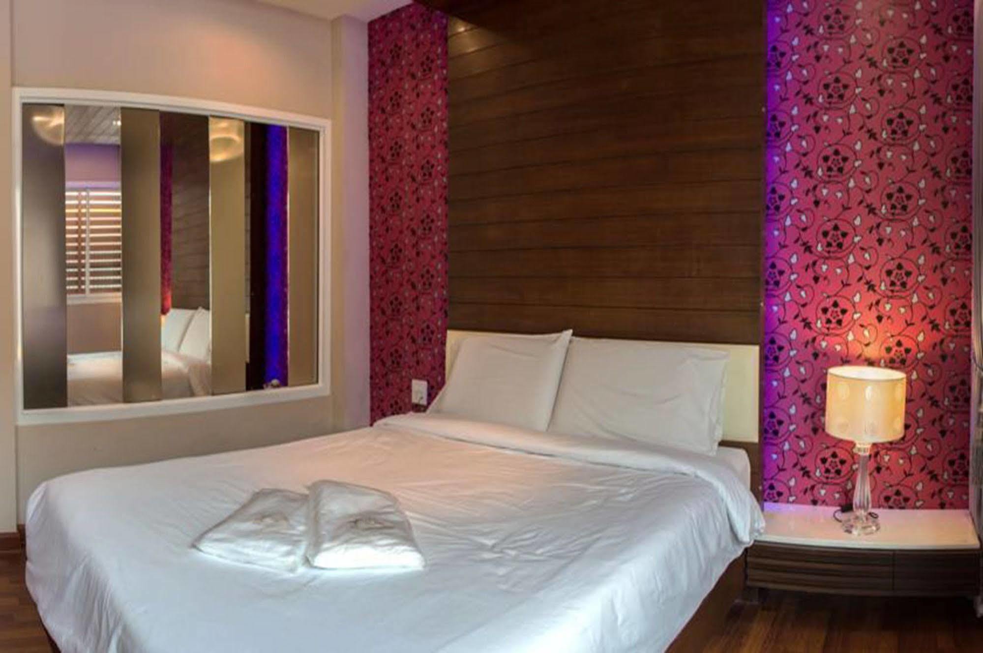 The Ring Hotel Hat Yai Bagian luar foto