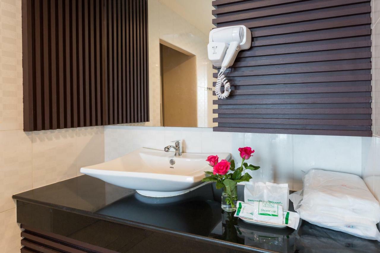 The Ring Hotel Hat Yai Bagian luar foto